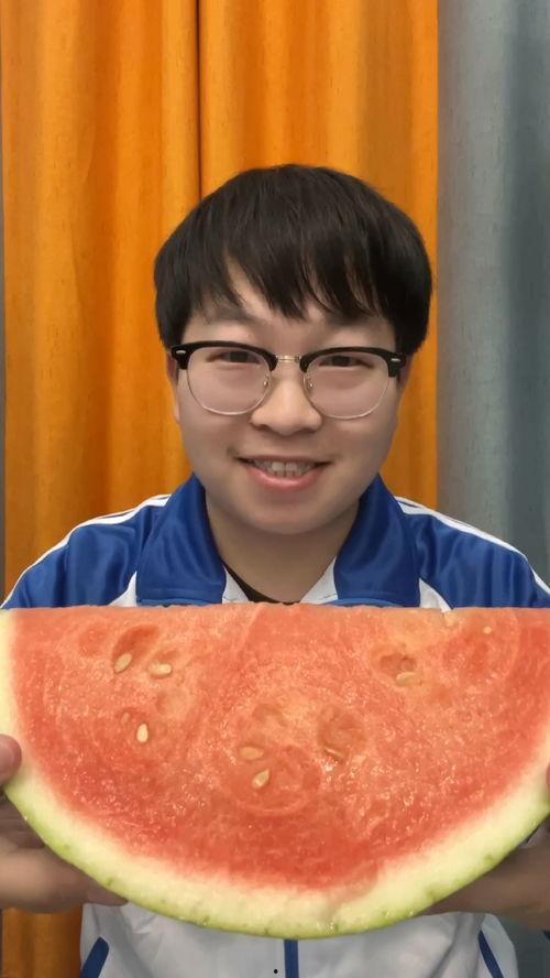 沉浸式吃酸瓜,尽享夏日酸瓜盛宴