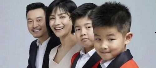 青青吃大瓜,揭秘娱乐圈的甜蜜与苦涩